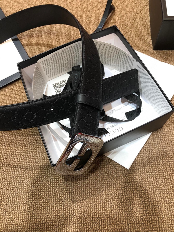 スーパーコピーグッチベルト角部分ディテール